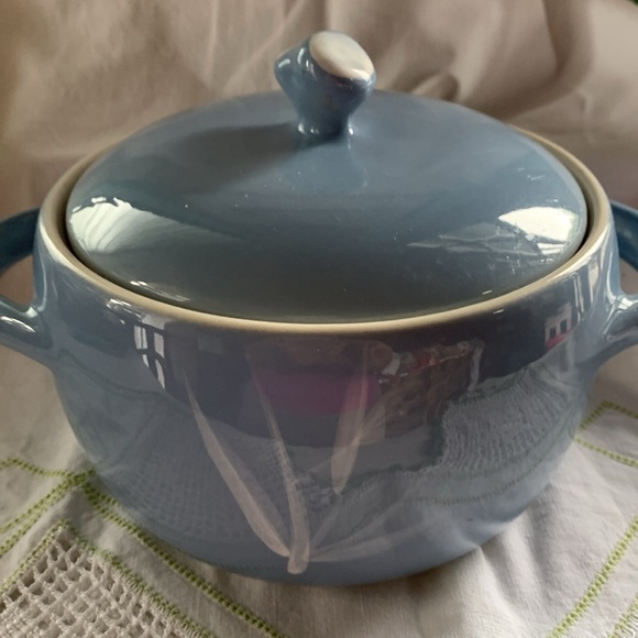 Vintage Blue Winfield Hand Crafted, USA Lid Casserole With Lid Bamboo Pattern - Picture 2 of 3